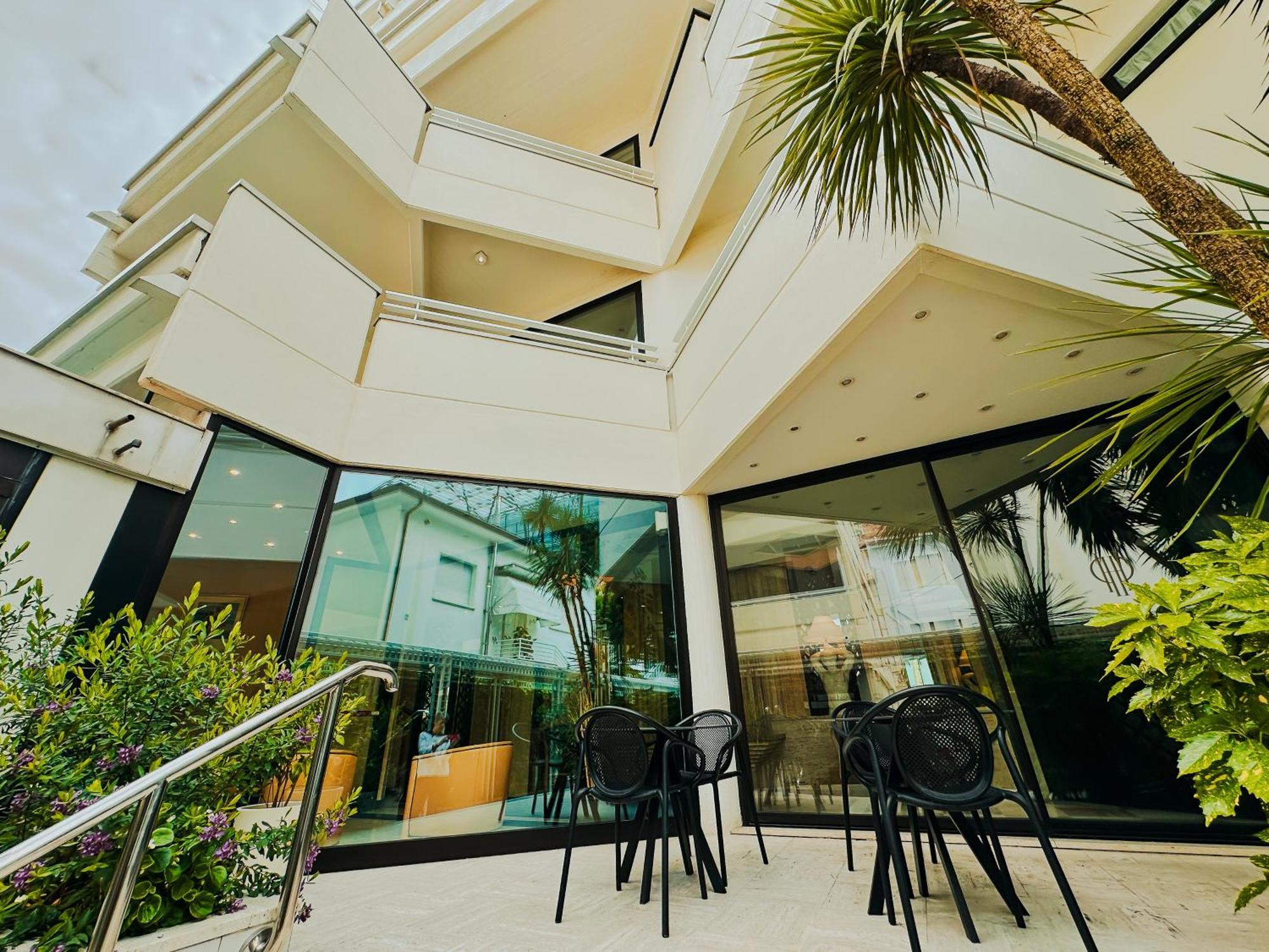 Hotel President - Vintage Hotel In Centro Riccione Zewnętrze zdjęcie