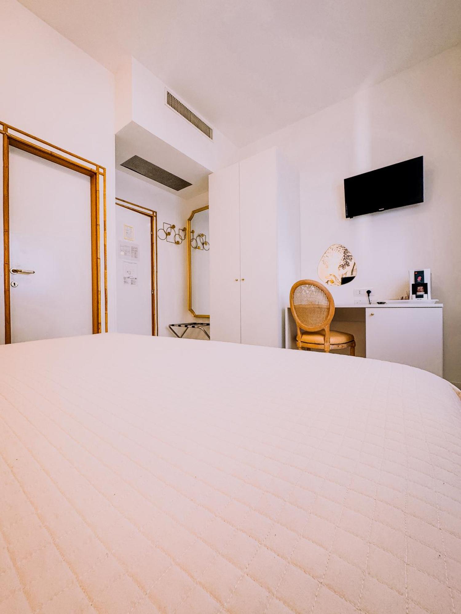 Hotel President - Vintage Hotel In Centro Riccione Zewnętrze zdjęcie