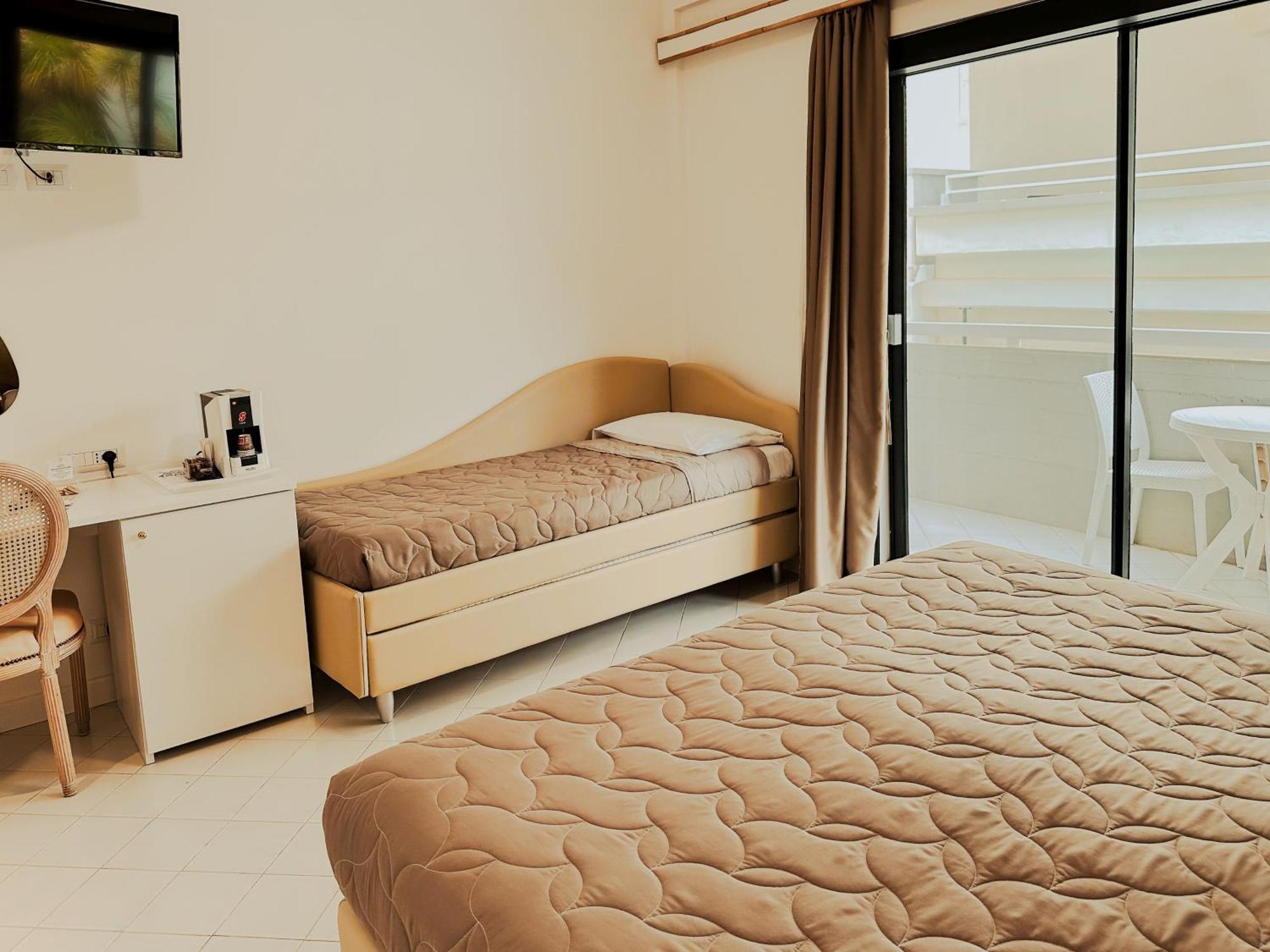 Hotel President - Vintage Hotel In Centro Riccione Zewnętrze zdjęcie