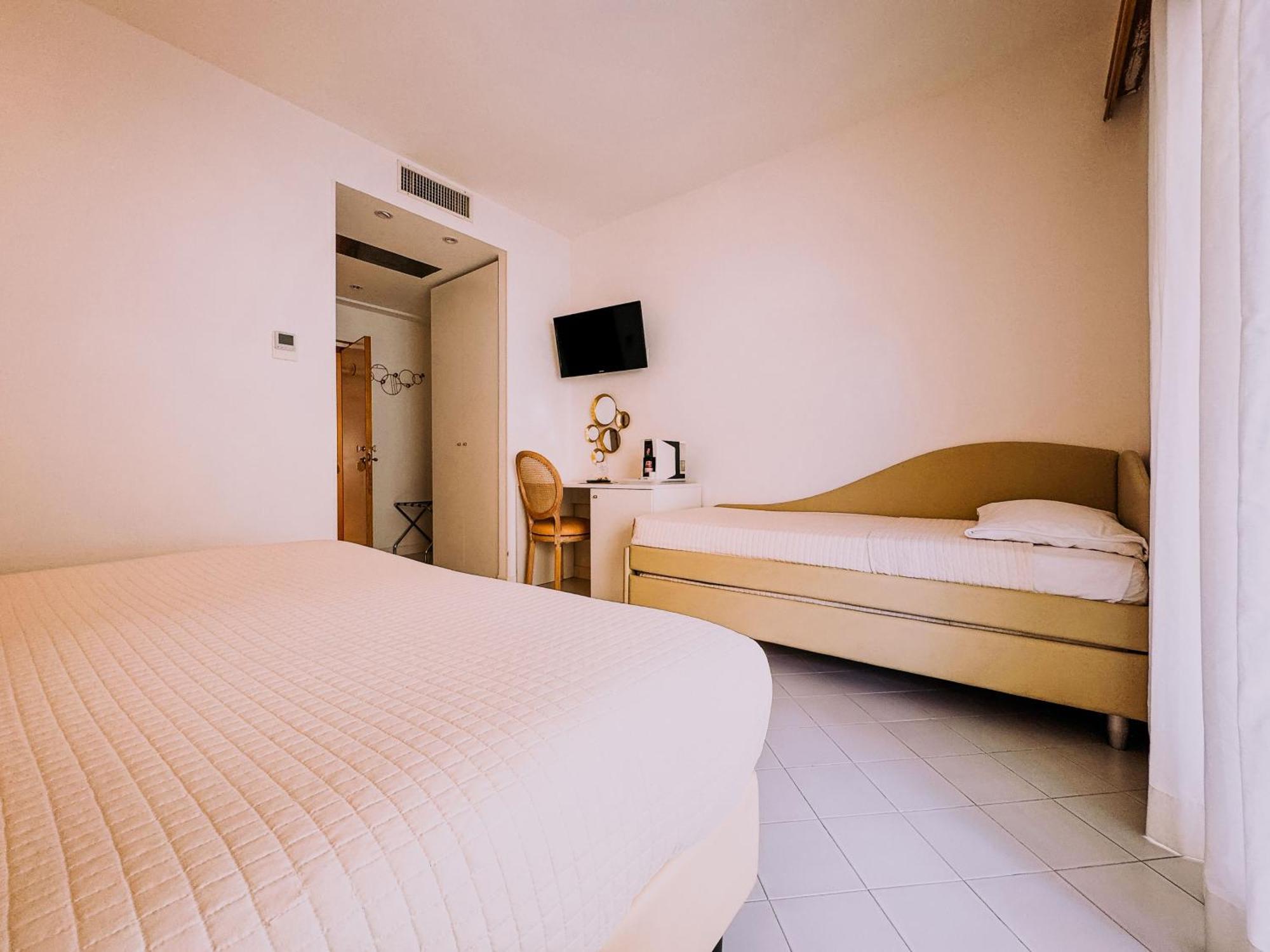 Hotel President - Vintage Hotel In Centro Riccione Zewnętrze zdjęcie