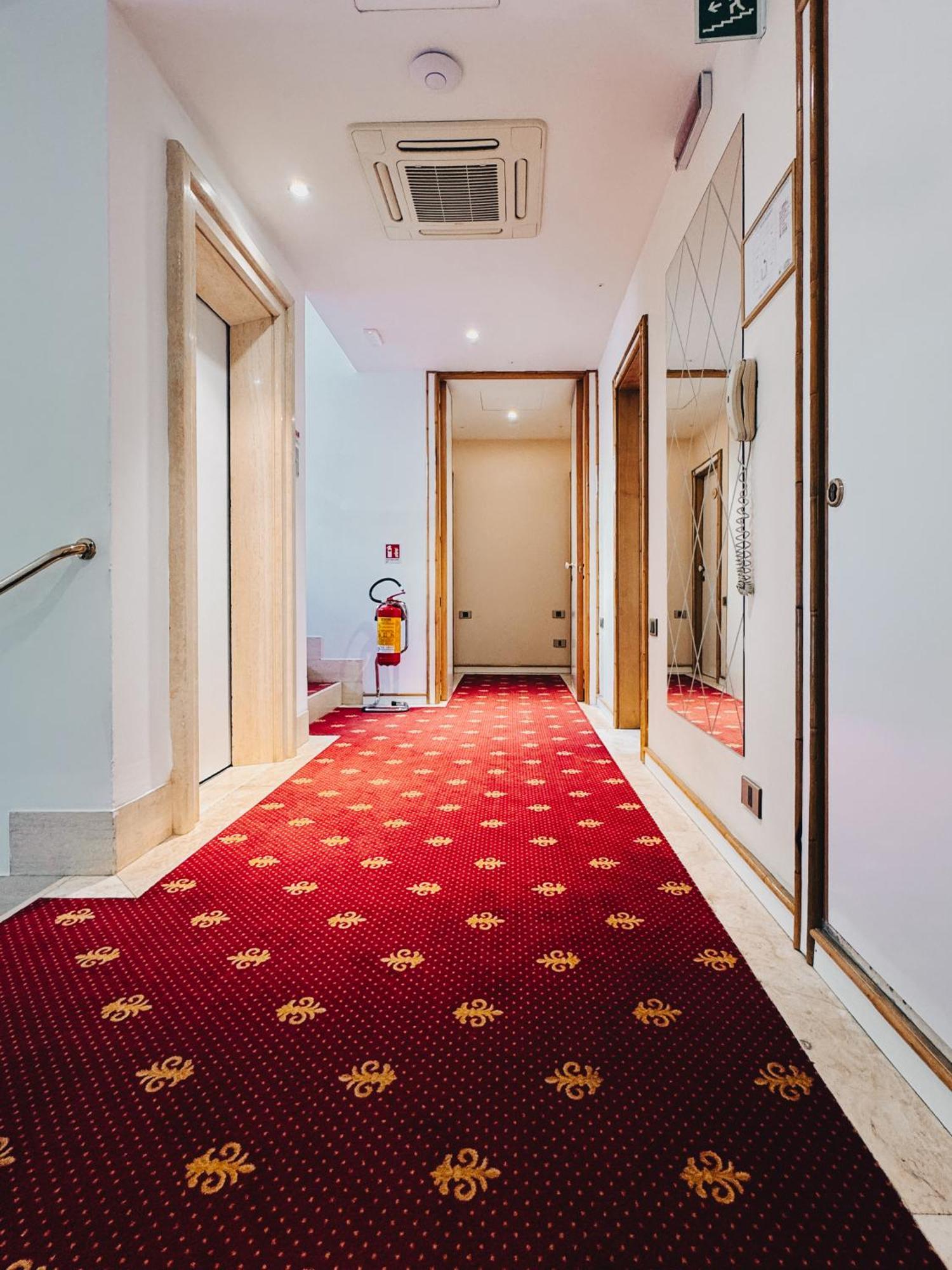 Hotel President - Vintage Hotel In Centro Riccione Zewnętrze zdjęcie