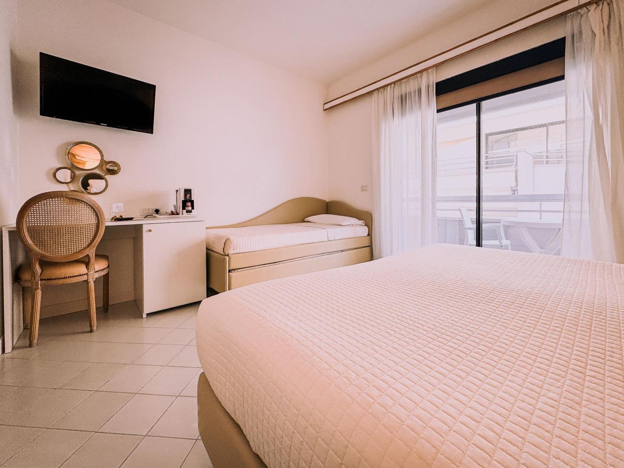 Hotel President - Vintage Hotel In Centro Riccione Zewnętrze zdjęcie